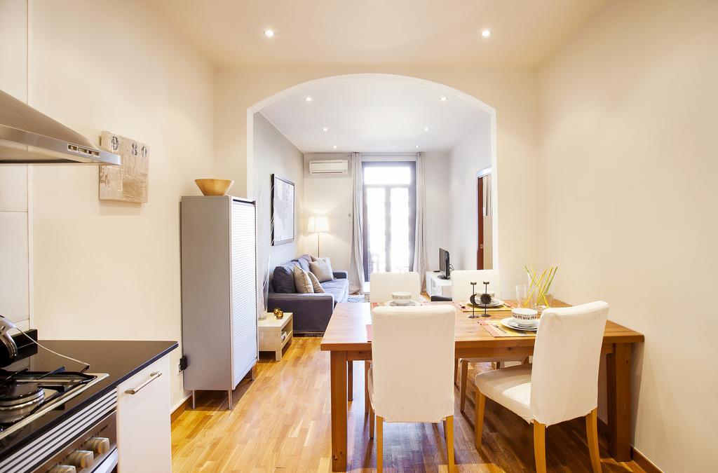 Apartments Barcelona & Home Deco Viladomat Exterior photo