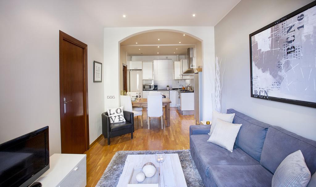 Apartments Barcelona & Home Deco Viladomat Exterior photo